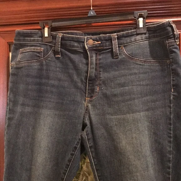Like new Universal thread jeans 👖 Mid rise size 14 - Picture 2 of 9